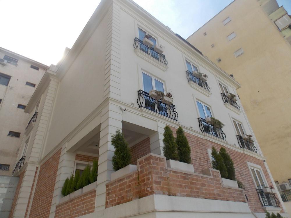 Hotel Queen Selitë e Vogël Exteriör bild