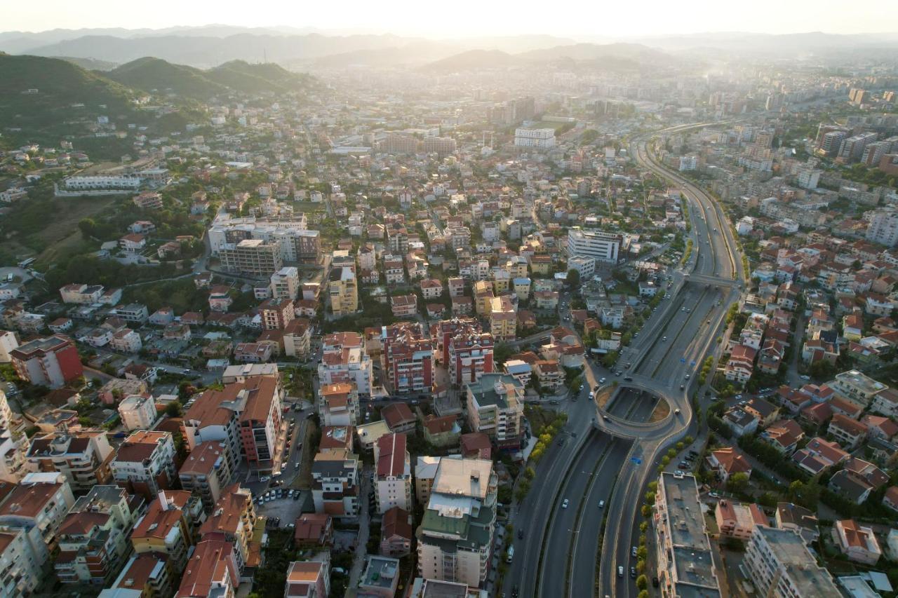 Hotel Queen Selitë e Vogël Exteriör bild