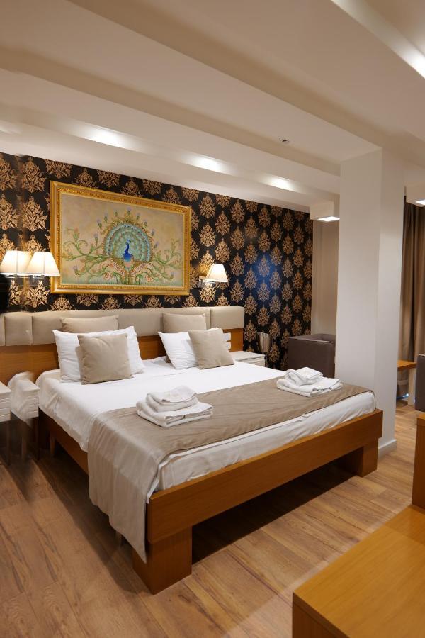 Hotel Queen Selitë e Vogël Exteriör bild