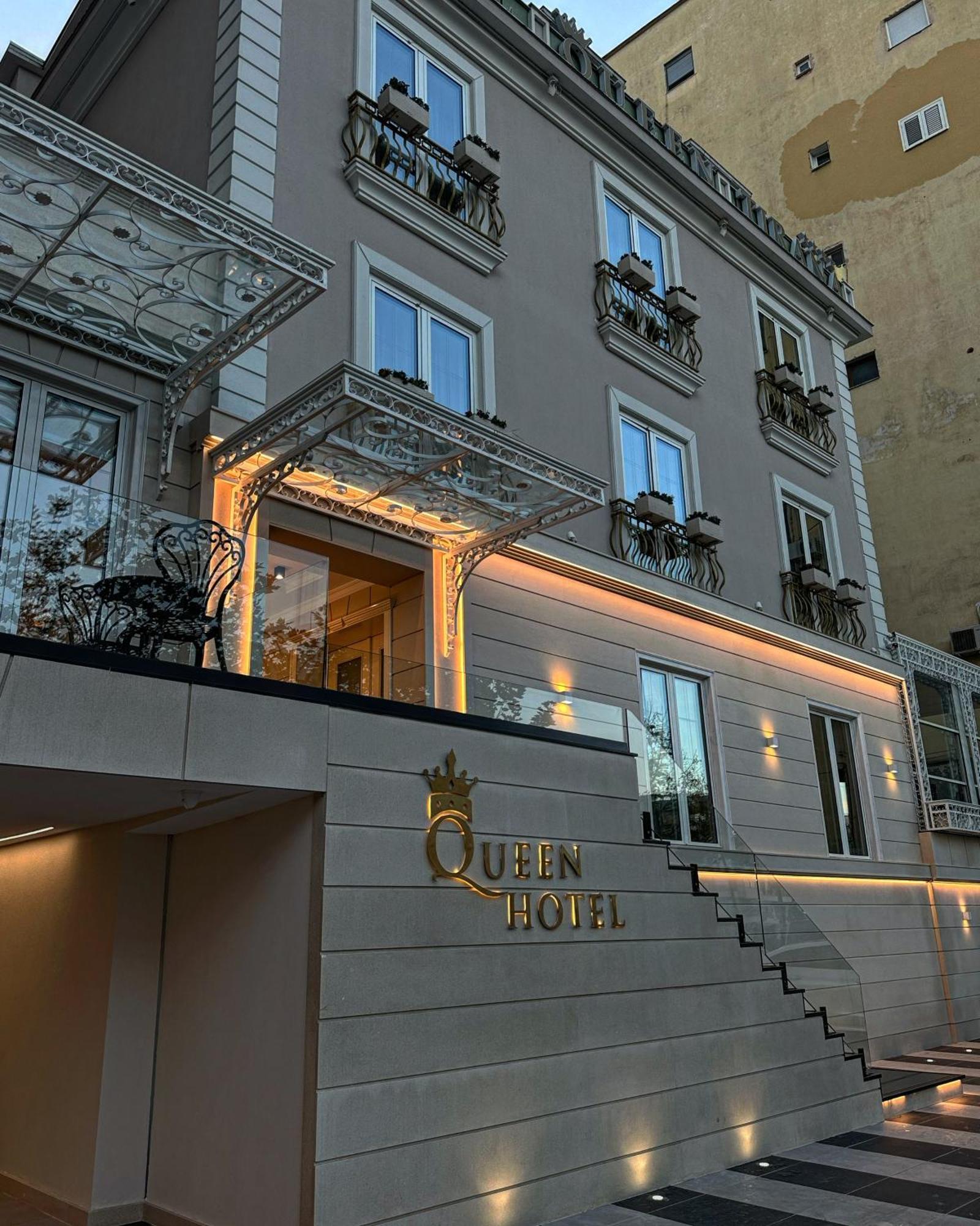 Hotel Queen Selitë e Vogël Exteriör bild