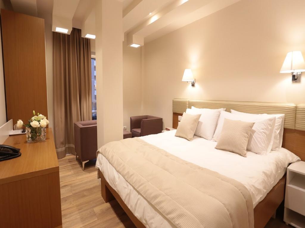 Hotel Queen Selitë e Vogël Exteriör bild